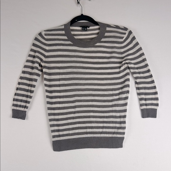 Theory Striped Gray White 3/4 Sleeve Crew Neck Top Sweater Women’s Size P/TP - Picture 1 of 16